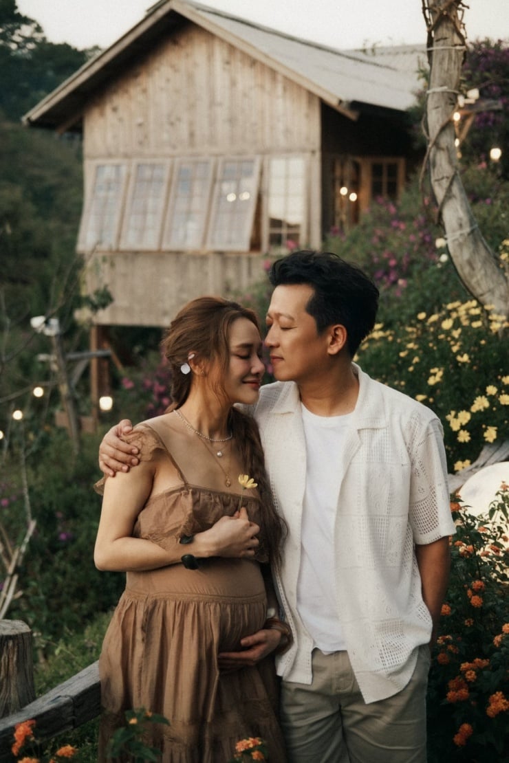 Thiết kế dài thướt tha kết hợp cùng Shbet123 Link Vào ShBet Mới Nhất được tết nhẹ, tạo cảm giác tự nhiên và bay bổng.