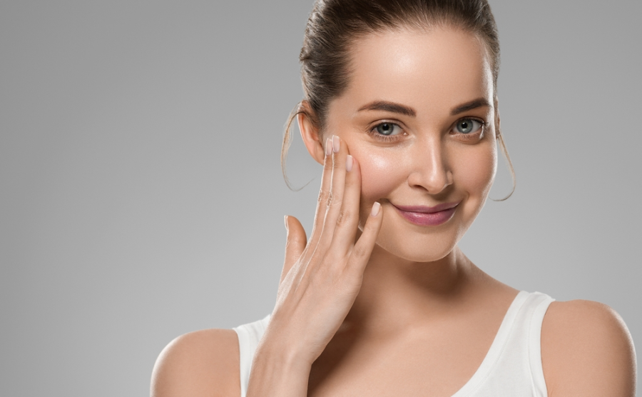 Khi được thực hiện đều đặn, các bài tập này giúp khuôn mặt trông săn chắc hơn, đồng thời làm mờ dần các nếp nhăn hình thành do biểu cảm.