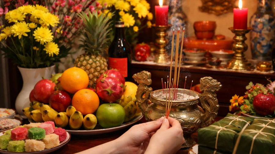 Cuối năm nhiều người hay thắp hương nhưng hãy chú ý thời điểm