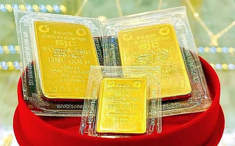 Giá vàng thế giới hôm nay (5/2/2026) tiếp tục đi lên, tiến sát ngưỡng 5.000 USD/ounce. 