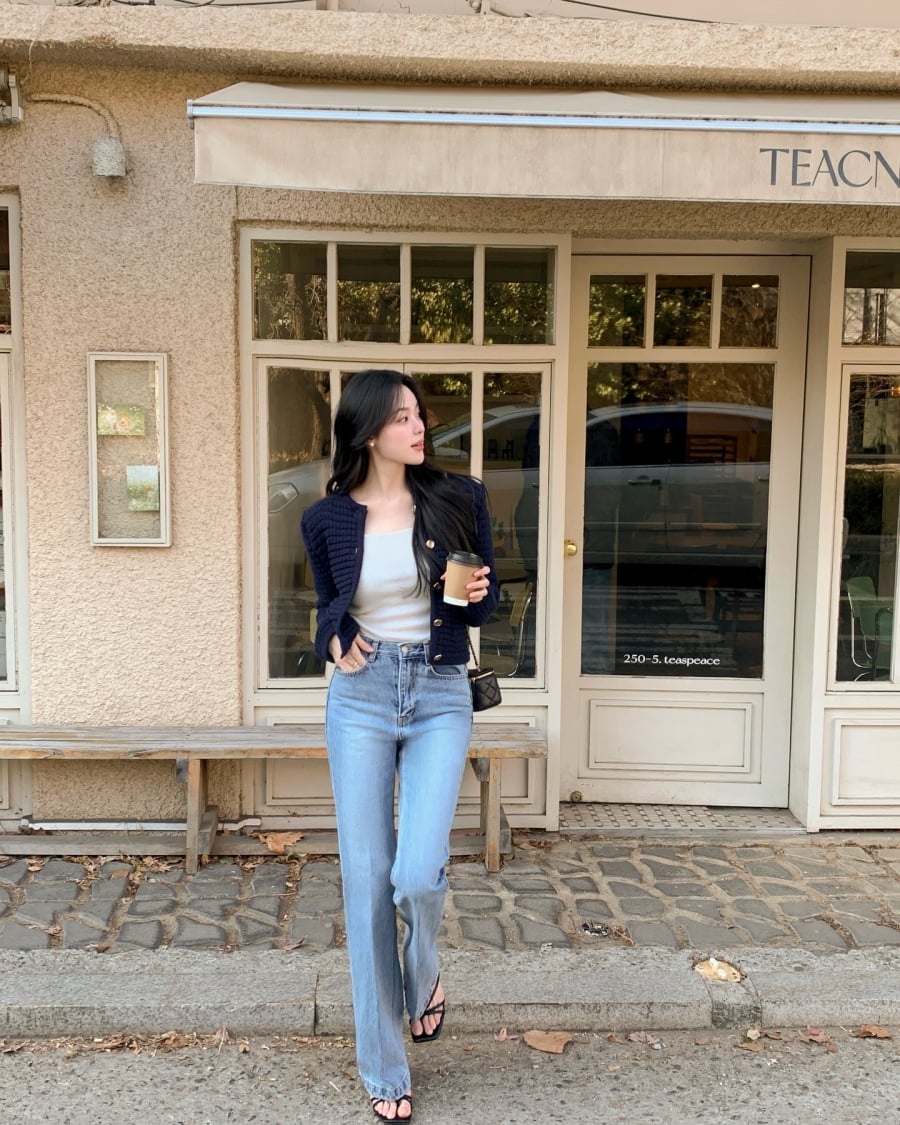 Những mẫu áo khoác có chiều dài ngang eo hoặc trên hông sẽ giúp “nâng” điểm kết thúc của Shbet999 com đăng nhập lên cao, từ đó tạo cảm giác đôi Shbet888 phiên bản mới nhất hơn.