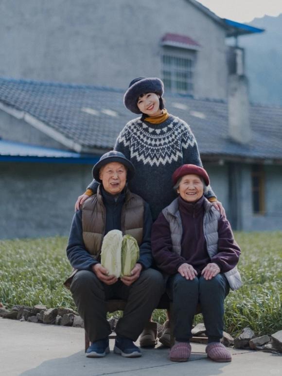 Làm người cần giữ lương tâm ngay thẳng và biết tự soi lại mình.