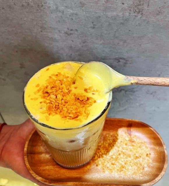 Trao đổi với VOV, TS.BS Trương Hồng Sơn – Viện trưởng Viện Y học Ứng dụng Việt Nam – cho biết không nhất thiết phải loại bỏ hoàn toàn trà sữa khỏi khẩu phần ăn, nhưng cần sử dụng một cách chừng mực và có chọn lọc.