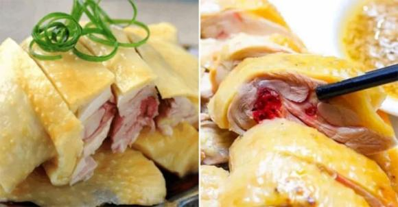 Phần lớn mọi người nghĩ rằng thịt gà chín hoàn toàn sẽ có màu trắng đồng nhất.