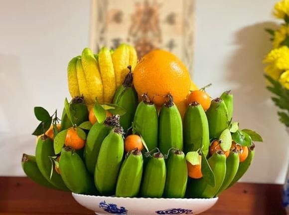 Vì thế, dù chuối chín nhiều sau Tết, mỗi lần chỉ nên ăn 1 quả nhỏ hoặc nửa quả lớn và không nên ăn liên tục trong ngày để tránh dư thừa calo.    