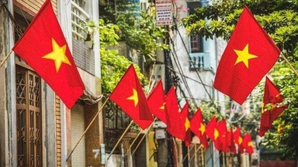 Dịp Quốc khánh 2/9/2026, cán bộ, công chức, viên chức được nghỉ 2 ngày theo quy định, gồm ngày 1/9 và 2/9. Bộ Nội vụ thông báo hoán đổi ngày làm việc thứ Hai (31/8) sang thứ Bảy (22/8).    