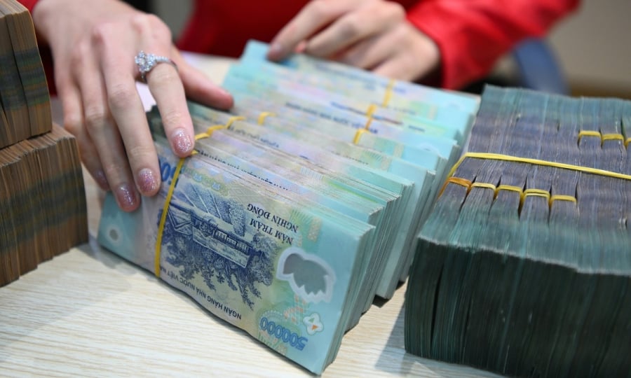 Tuy nhiên, điểm đáng chú ý là các văn bản hiện hành mới chỉ nêu yêu cầu điều chỉnh “trong tháng 3/2026” mà chưa xác định rõ ngày cụ thể áp dụng mức lương cơ sở mới thay cho mức 2,34 triệu đồng/tháng đang áp dụng.    