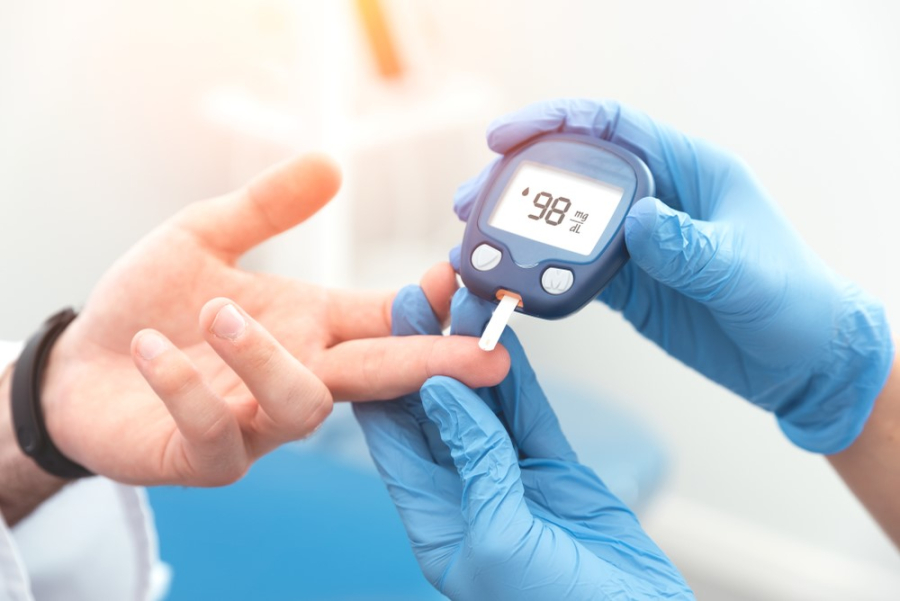 Bệnh tiểu đường có thể kéo dài và nếu không được kiểm soát hiệu quả, bệnh nhân thường gặp phải một loạt biến chứng, cuối cùng dẫn đến tử vong. (Ảnh minh họa)