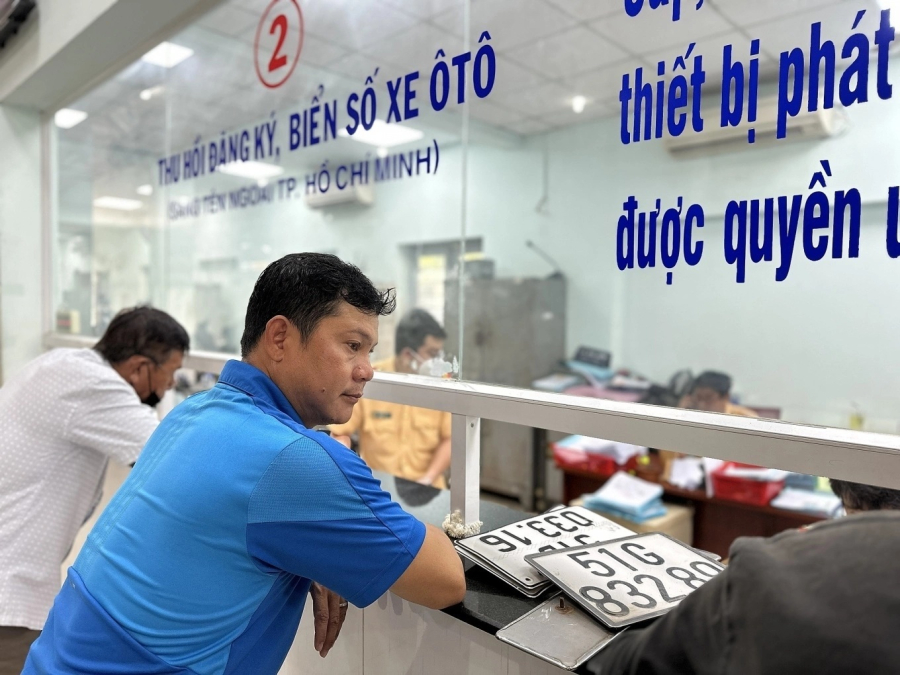 6 trường hợp nhất định phải đi đổi đăng ký xe, giữ cố ra đường CSGT phạt nặng