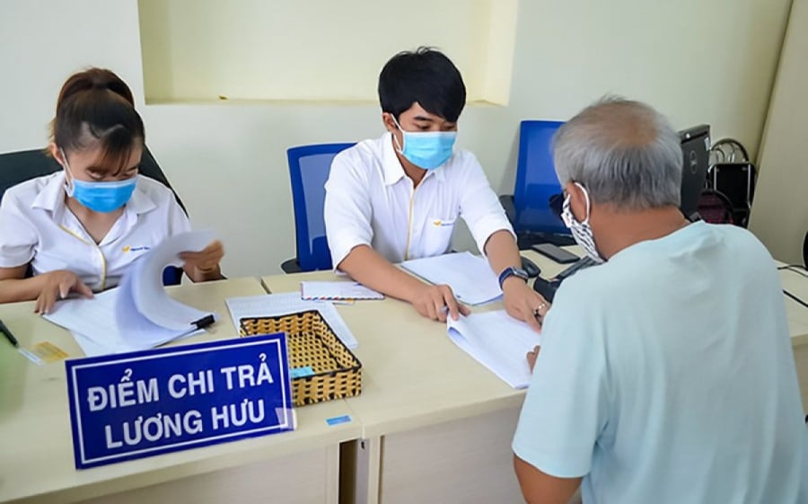Tăng lương công chức 15%: Lương hưu có được điều chỉnh tăng hay không?