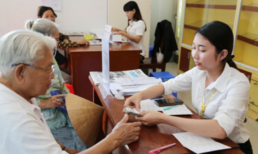 Các xã, phường đã dừng thực hiện hỗ trợ hàng tháng theo Nghị quyết 17 của HĐND TP Hà Nội. (Ảnh minh họa)