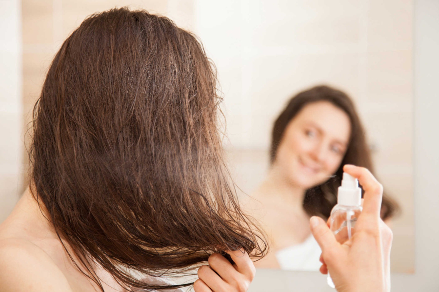 Pha loãng nước muối rồi đem ủ tóc: Sạch hết gầu, lâu bết