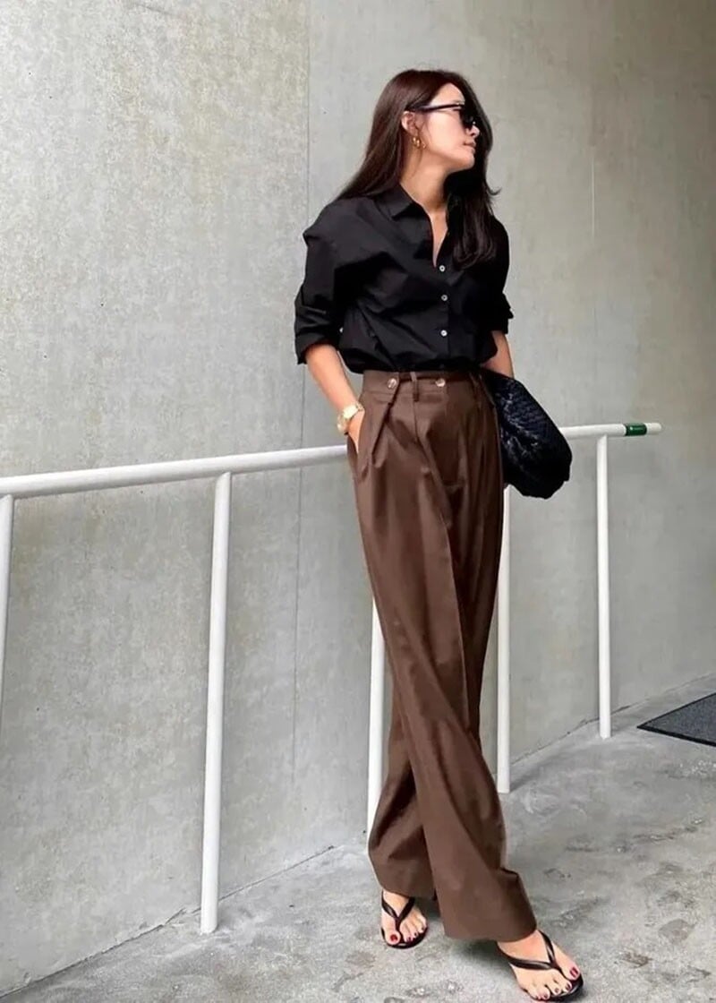 Quần ống rộng làm từ chất liệu nhẹ thường phù hợp với nhiều hoàn cảnh khác nhau, từ Shbet999 com đăng nhập thường ngày cho đến các buổi gặp gỡ hay dạo phố.