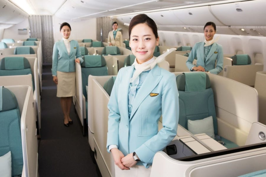 Bên cạnh yếu tố sức khỏe, Shbet999 com đăng nhập váy đối với nữ tiếp viên cũng được xem là một phần của quy chuẩn đồng phục trong ngành hàng không.