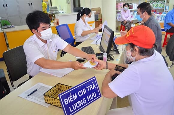 Theo Điều 49 Luật An toàn, vệ sinh lao động, mức trợ cấp hằng tháng bắt đầu từ 30% lương cơ sở khi suy giảm 31%, mỗi 1% suy giảm thêm được cộng thêm 2% lương cơ sở. 