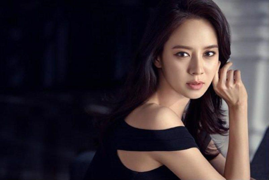 Thay vì chỉ biết cho mà không được nhận, phụ nữ hãy học cách đòi hỏi chăm sóc, yêu thương từ chồng. (Ảnh minh họa)
