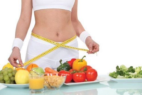  Việc cắt giảm khẩu phần ăn hoặc loại bỏ hoàn toàn một nhóm thực phẩm trong quá trình giảm cân có thể dẫn đến tình trạng thiếu hụt dinh dưỡng. 