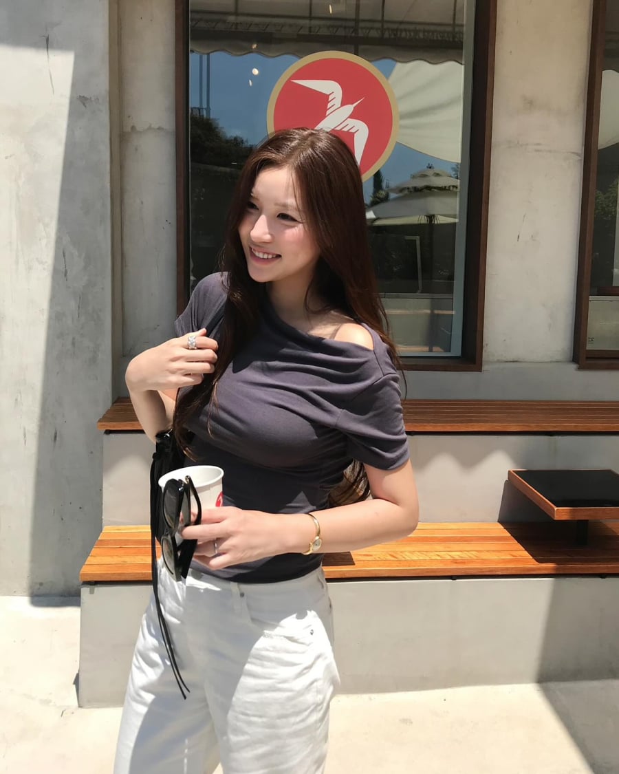 Các gam màu tối luôn có khả năng tạo hiệu ứng thị giác giúp Sh88bet đăng ký miễn phí trông thon gọn hơn. 