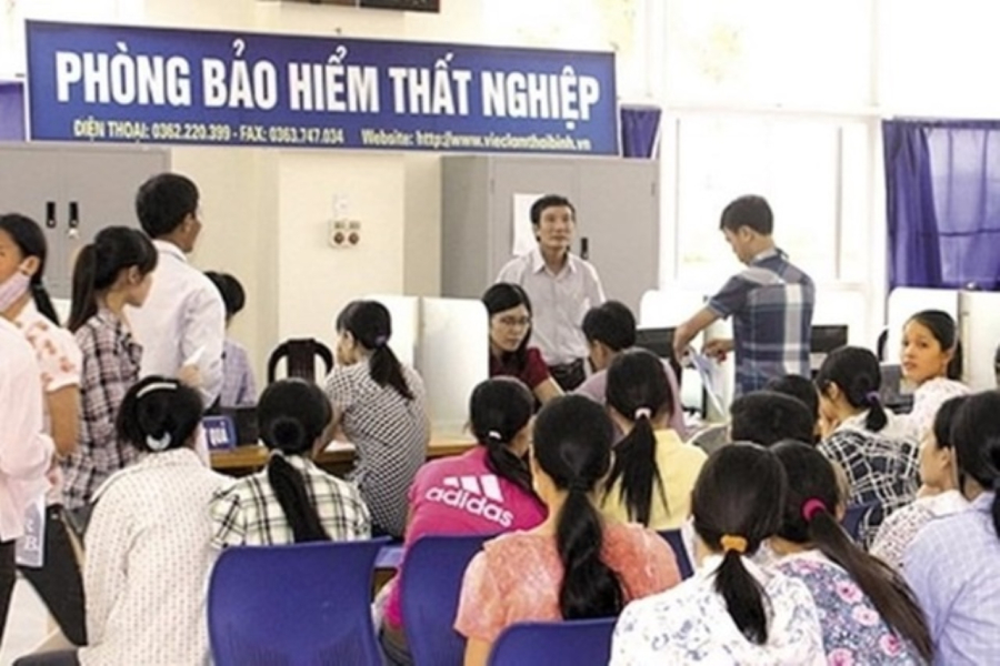 Người lao động bắt đầu hưởng lương hưu sẽ bị chấm dứt hưởng trợ cấp thất nghiệp. (Ảnh minh họa)