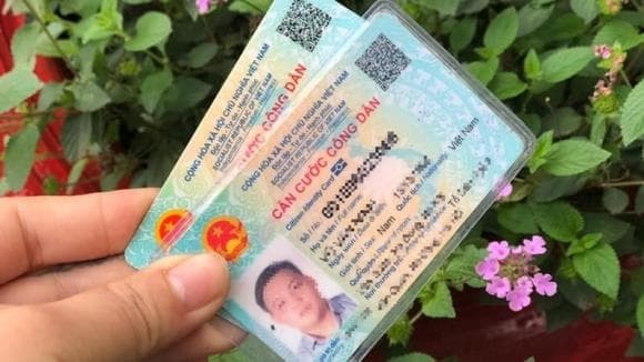 Thông tin nhân thân: Bao gồm họ tên, ngày sinh, quê quán, nơi thường trú. 