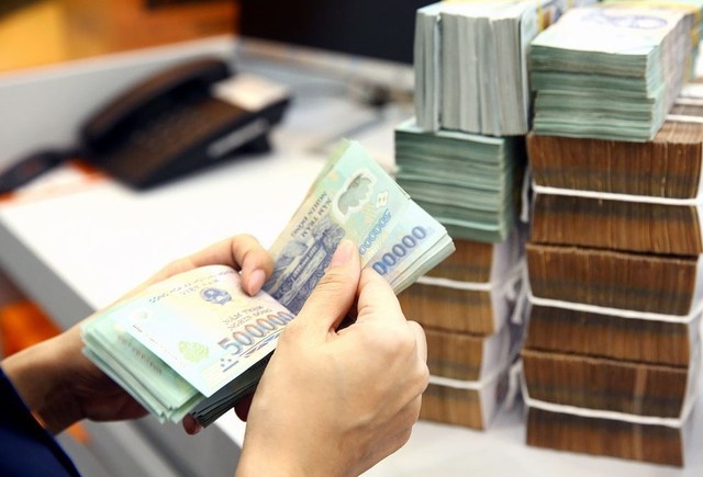 Bộ Nội vụ cũng đang soạn thảo các văn bản hướng dẫn thi hành Luật Cán bộ, công chức và Luật Viên chức năm 2025, nhằm triển khai đồng bộ, hiệu quả và sát thực tiễn.    