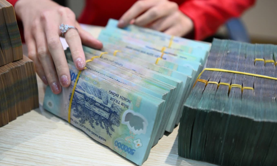 Viên chức trong các đơn vị sự nghiệp công lập: công dân được tuyển dụng theo vị trí việc làm tại đơn vị sự nghiệp công lập, hưởng lương từ quỹ tiền lương của đơn vị và các nguồn thu hợp pháp khác.