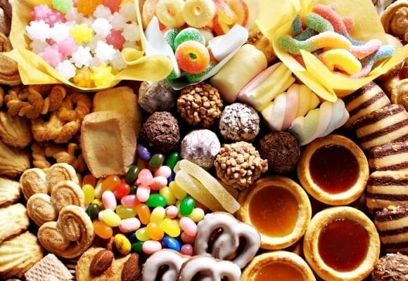 Đường trong các loại bánh ngọt khiến lượng đường huyết tăng nhanh, Sh88bet đăng ký miễn phí phải tiết nhiều insulin để cân bằng.