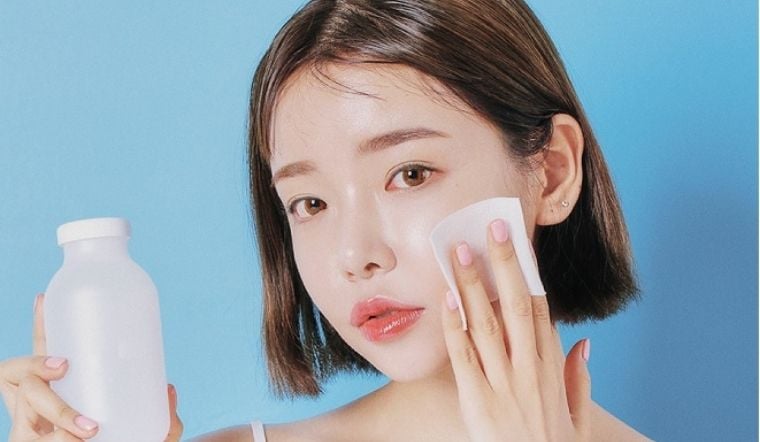 Các acid trong toner giúp cân bằng độ pH, từ đó tạo môi trường không thuận lợi cho vi khuẩn phát triển.