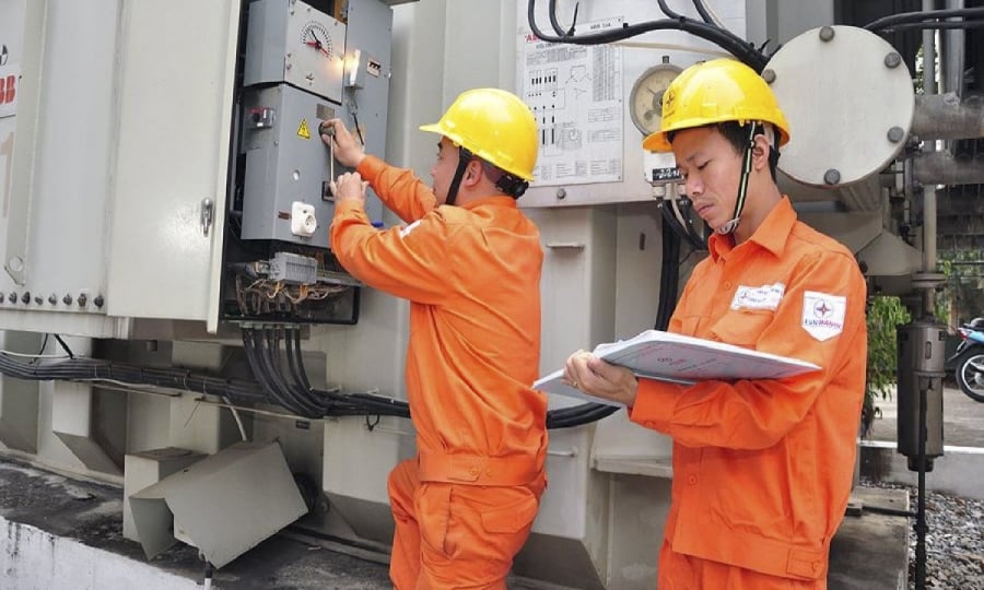 Hiện nay, cơ chế khung giờ sử dụng điện chủ yếu được áp dụng đối với nhóm khách hàng sản xuất và kinh doanh, với mức giá điện được phân chia theo từng khung giờ cao điểm, thấp điểm và giờ bình thường, cũng như theo từng cấp điện áp khác nhau.