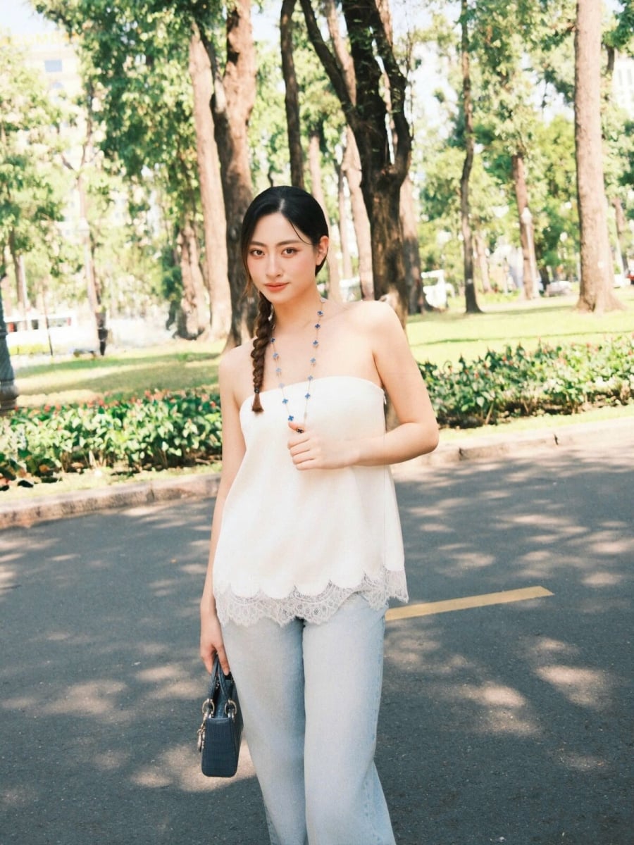 Chất liệu tạo nên vẻ đẹp tinh tế Ren là một trong những chất liệu tiêu biểu cho phong cách nữ tính