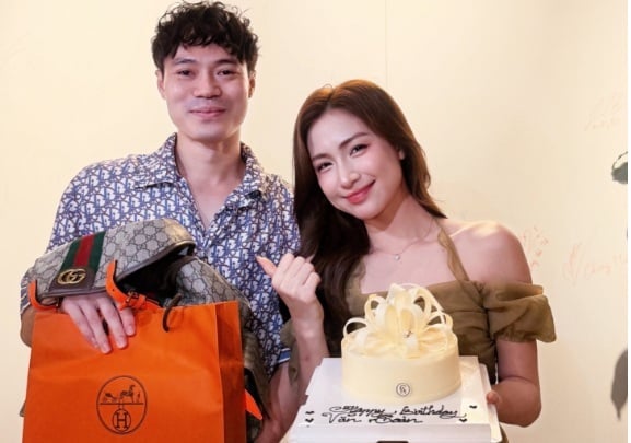 Hòa Minzy đáp trả bình luận cố tình gán ghép cô với Văn Toàn  