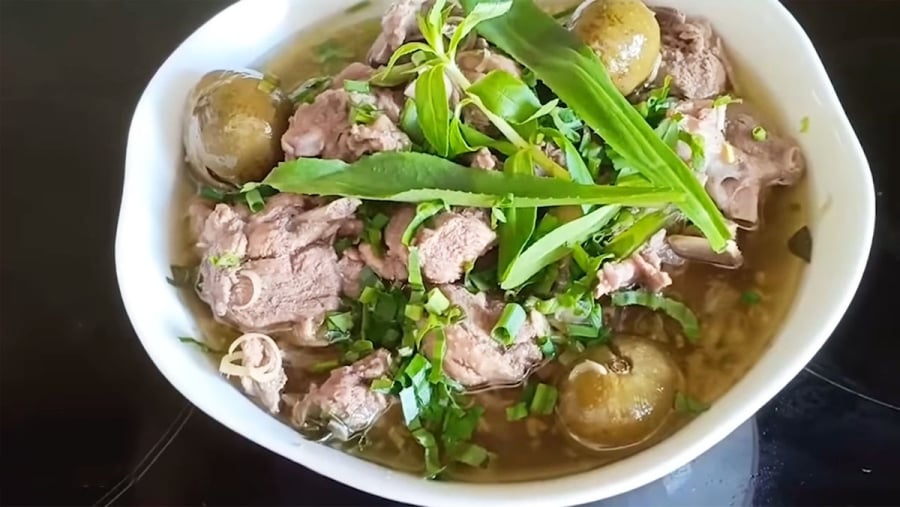 Cách nấu vịt om sấu ngon tại nhà