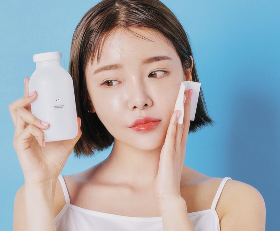 Sự thay đổi này không đến từ những sản phẩm đắt tiền, mà nằm ở những thói quen duy trì đều đặn mỗi ngày.