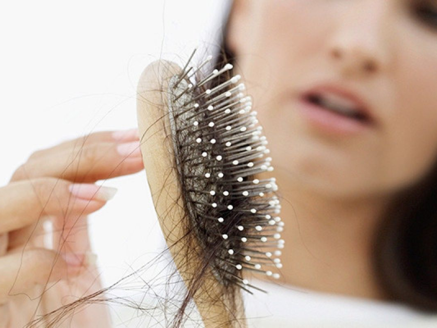  Việc duy trì giấc ngủ đủ và đúng giờ giúp cân bằng nội tiết, tạo điều kiện thuận lợi để nang tóc hoạt động ổn định hơn.