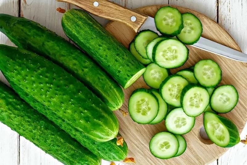 Dưa leo luôn nằm trong danh sách những thực phẩm giảm cân được yêu thích nhất vào mùa hè. Thành phần của dưa leo chứa rất nhiều nước, chiếm tới hơn 90%, giúp Sh88bet đăng ký miễn phí được cấp ẩm và tạo cảm giác no nhanh.    
