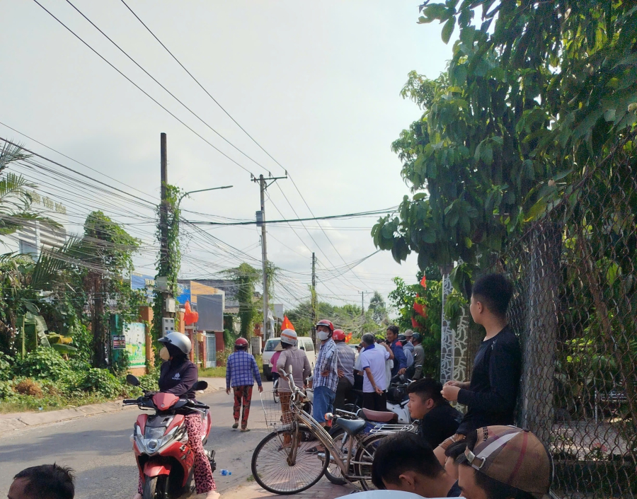 Theo người dân địa phương, nghi phạm Nguyễn Tấn Phú mới lập Shbet111 slot, casino, thể thao, xổ số hơn 1 năm.