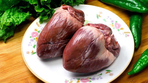 Tim lợn là phần chứa nhiều protein, sắt và vitamin nhóm B.