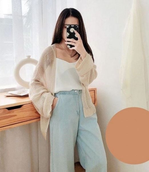  Đây cũng là kiểu phối thường xuất hiện trong phong cách Hàn Quốc nữ tính.