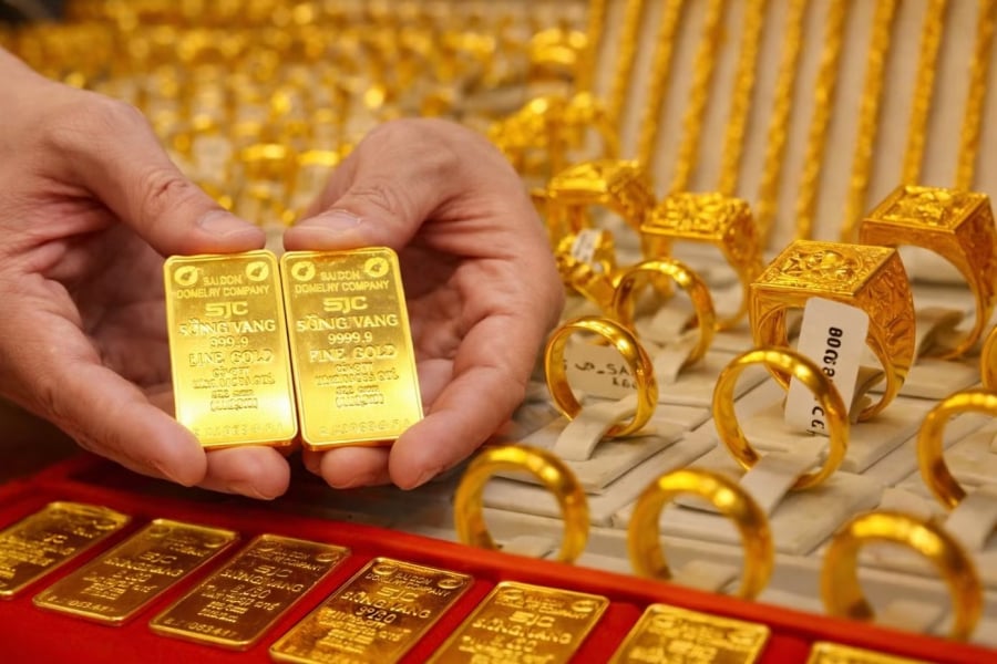 Hiện vàng nhẫn tại Phú Quý, DOJI và Bảo Tín Minh Châu đang được niêm yết ngang bằng vàng miếng SJC, ở mức 159,5 - 162,5 triệu đồng/lượng.