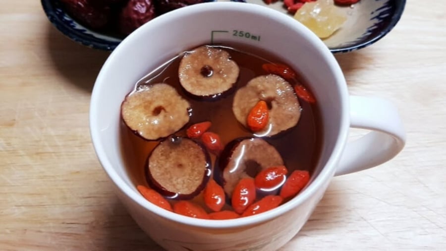 5 người không nên uống trà táo đỏ kỷ tử