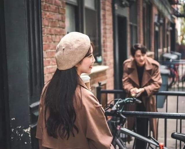 Mạnh Tử từng nói: “Người tự khinh mình trước, rồi người khác mới khinh”. Câu nói này nhấn mạnh một điều rất quan trọng: giá trị của một người bắt đầu từ chính cách họ đối xử với bản thân.