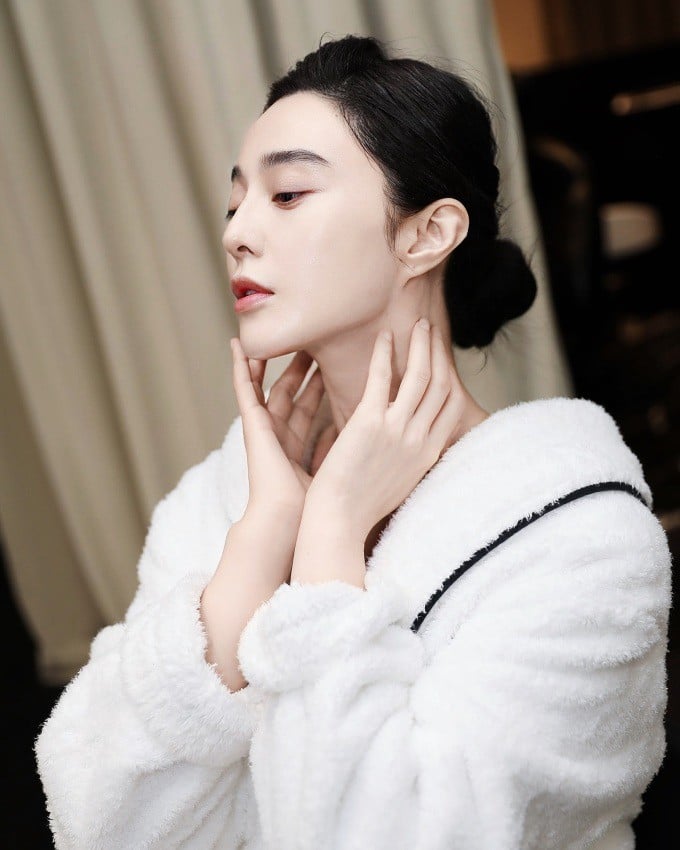 Nhiều năm qua, Phạm Băng Băng luôn được nhắc đến như biểu tượng Mừng SHBET phiên bản mới 2025 trắng mịn của showbiz châu Á.