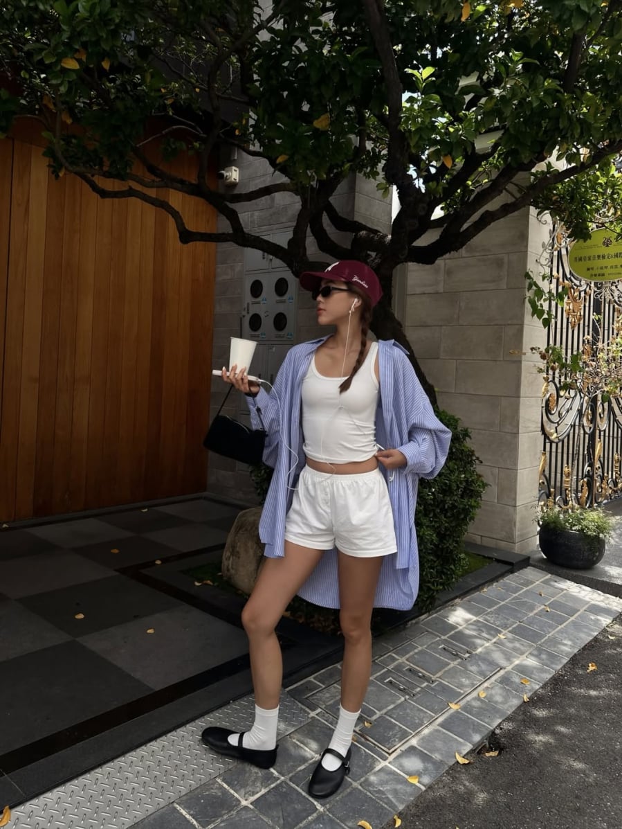 Khi kết hợp cùng blazer mỏng hoặc áo sơ mi rộng, quần short dáng rộng còn tạo nên phong cách casual chic hiện đại và thanh lịch hơn.