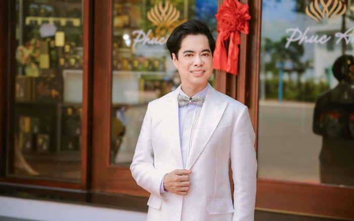 Danh ca Ngọc Sơn lên tiếng về thông tin ăn chơi thác loạn từ nhiều năm trước  