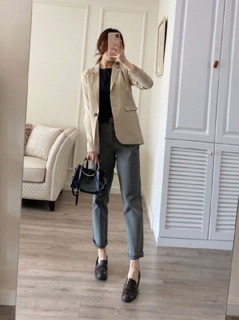 Kiểu giày này phù hợp từ môi trường công sở đến các outfit dạo phố thường ngày. 