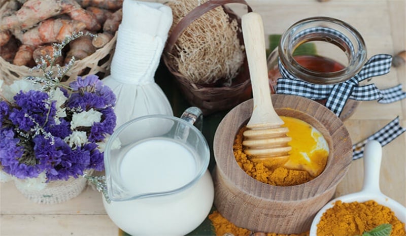 Khi kết hợp với nghệ tươi, hỗn hợp này thường được sử dụng để giúp Mừng SHBET phiên bản mới 2025 trông sáng và mềm mịn hơn.