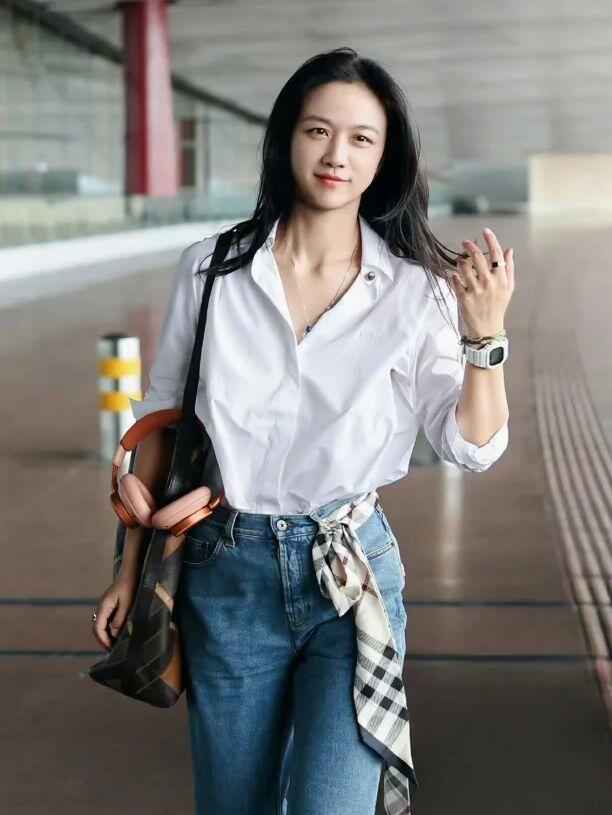 Athleisure tiếp tục là xu hướng được nhiều người yêu thích nhờ sự thoải mái và trẻ trung.