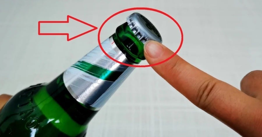 Đây là cách mở bia dựa trên khoa học cực kỳ thông minh mà ít người biết đến.