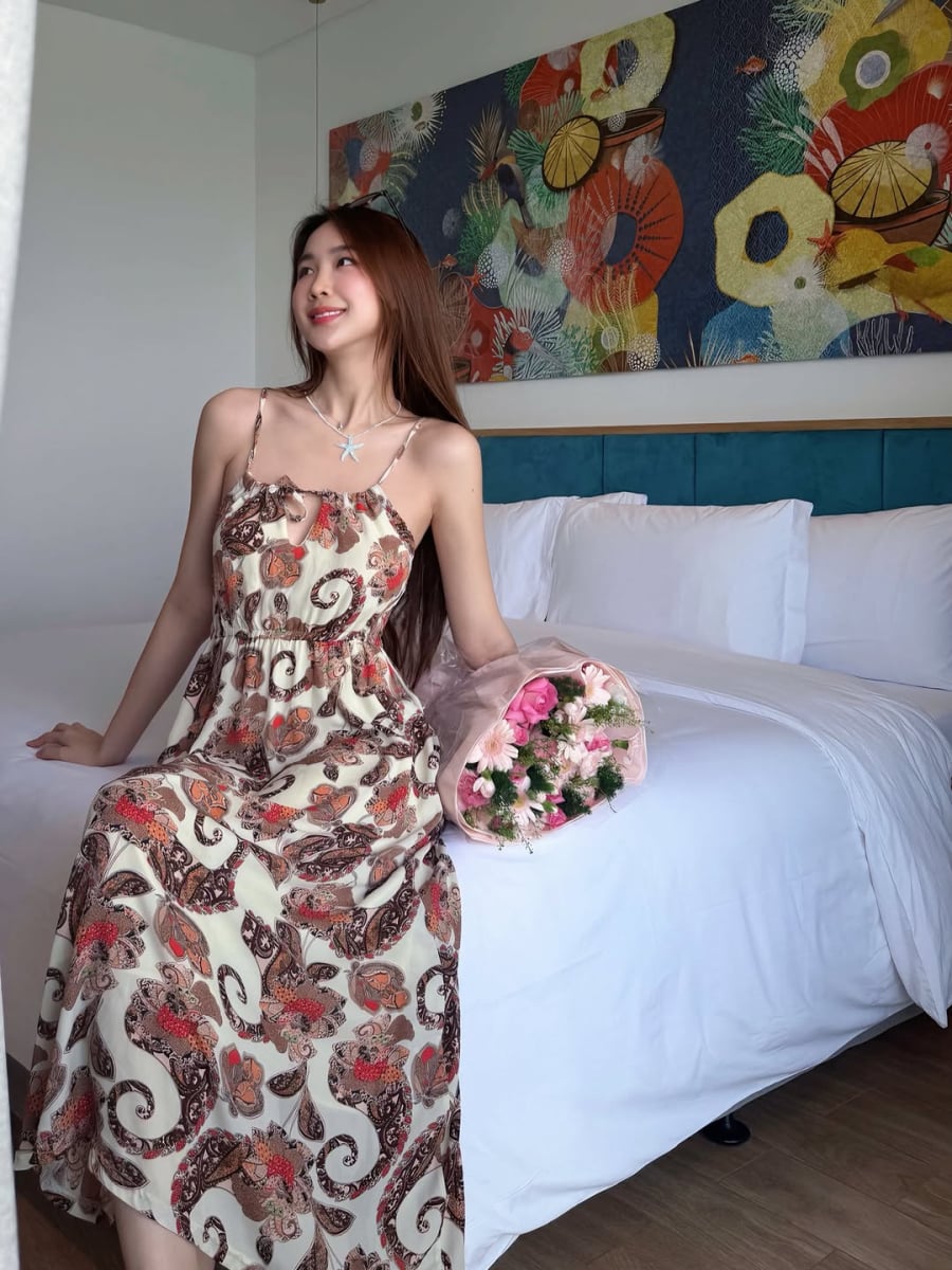 Đây là kiểu Shbet999 com đăng nhập phù hợp với những người sở hữu chiều cao nổi bật bởi khả năng tạo cảm giác mềm mại, nữ tính nhưng vẫn giữ được sự thanh thoát.