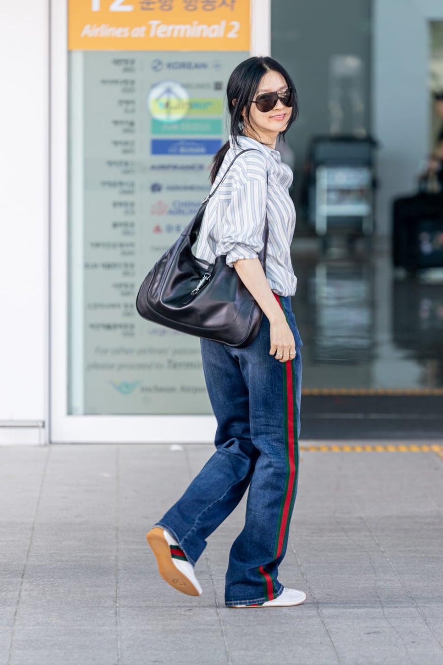 Những chiếc túi này không chỉ đáp ứng nhu cầu di chuyển mà còn giúp tổng thể Shbet999 com đăng nhập trở nên thanh lịch và hiện đại.